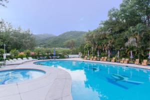 Bazén v ubytování Silvermine Beach Resort nebo v jeho okolí