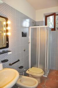 Ein Badezimmer in der Unterkunft Casa Capiciana - punta rotolo