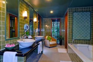 Koupelna v ubytování Angkor Village Hotel - Small Luxury Hotels of the World