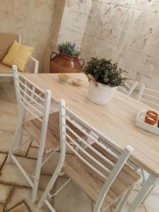 A seating area at Li Frati Casa Vacanze