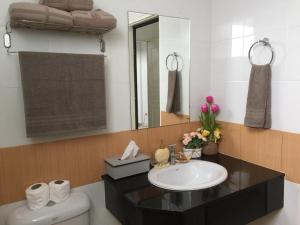 Gallery image of Baba Guest House in Kamala Beach