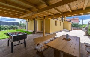 Patio alebo iná vonkajšia časť ubytovania Villa Mala