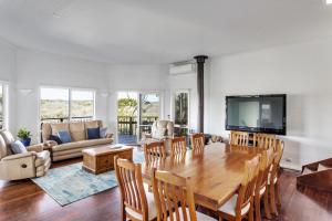 Χώρος καθιστικού στο The Heyfield Hideaway: Tennis & Spa