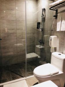 Koupelna v ubytování Chance Hotel