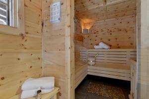 Koupelna v ubytování Almnest in Hochfügen mit privat SPA