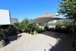 Vonkajšia záhrada v ubytovaní Apartment Lory