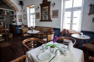 Posedenie v ubytovaní Nostos Guesthouse