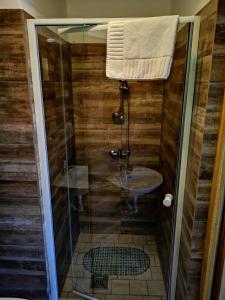 Koupelna v ubytování Ráday Apartman