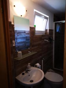 Koupelna v ubytování Ráday Apartman