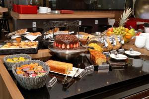 Comida no hotel ou em algum lugar perto