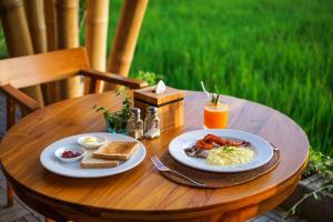 Options de déjeuner ou de dîner proposées aux clients de l'établissement Wadari Retreat Villa Ubud