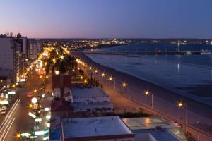 Foto de la galería de Dazzler by Wyndham Puerto Madryn en Puerto Madryn