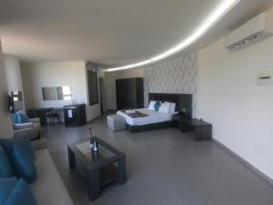 Imagem da galeria de Le Six Hotel And Resort em Batroun