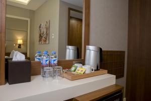 Coffee and tea making facilities at Ramada by Wyndham Sakarya Hendek