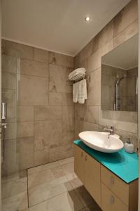 Salle de bains dans l'établissement Elafonisos Resort