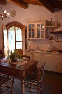 Kuchyňa alebo kuchynka v ubytovaní Agriturismo Spazzavento