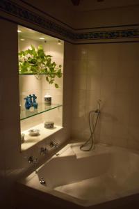 A bathroom at Agriturismo Spazzavento