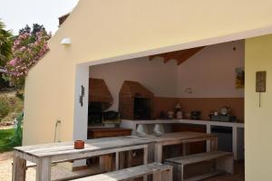 Een keuken of kitchenette bij Herdade dos Frades