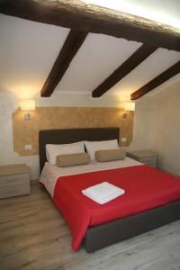 Postel nebo postele na pokoji v ubytování Red Lion Guest House