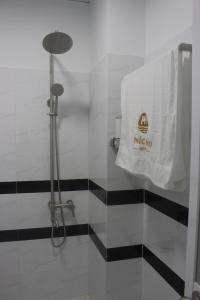 Koupelna v ubytování Phuc Hau Hotel