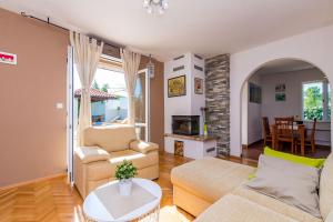 Posedenie v ubytovaní Villa Doli - Lovely holiday home with private pool