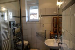 Kúpeľňa v ubytovaní Ubytovanie Pri Ceste + 37 fotografií