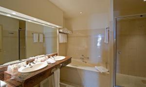 Salle de bains dans l'établissement Hotel Les Hautes Roches