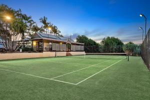 Tennis and/or squash facilities at Byron Hinterland Villas or nearby