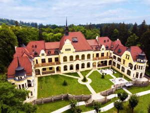 Letecký snímek ubytování Rubezahl-Marienbad Luxury Historical Castle Hotel & Golf-Castle Hotel Collection