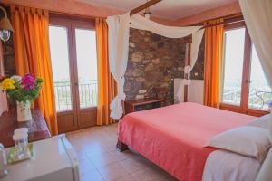 Postel nebo postele na pokoji v ubytování Faris Hotel