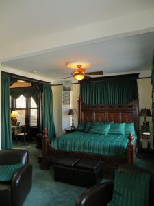Posezení v ubytování The Polo Inn Bridgeport U.S.A.