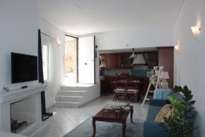 Gallery image of Seafarer's Suite in Galaxidi