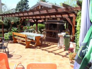 Patio alebo iná vonkajšia časť ubytovania Apartments Villa Amfora