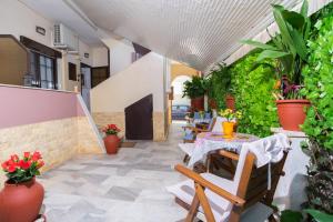 Gallery image of Kostas Studios in Skala Marion