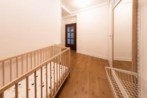 Posteľ alebo postele v izbe v ubytovaní Family Nest Overlooking Lake Como - by Rent All Como