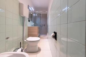 Kúpeľňa v ubytovaní Family Nest Overlooking Lake Como - by Rent All Como