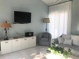 TV a/nebo společenská místnost v ubytování Buellis House