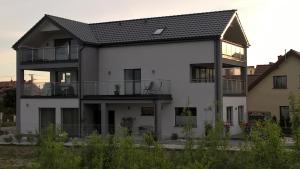 Budova, v ktorej sa apartmán nachádza