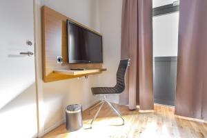 Μια τηλεόραση ή/και κέντρο ψυχαγωγίας στο Hotel Spekeröd