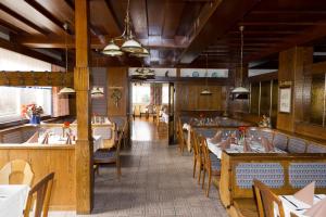 Um restaurante ou outro lugar para comer em Gasthof-Hotel Jaritz