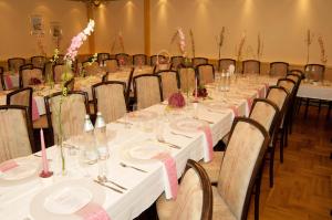 Um restaurante ou outro lugar para comer em Gasthof-Hotel Jaritz