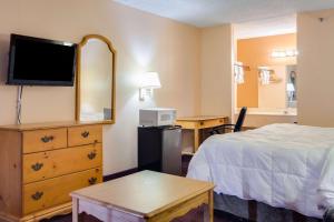 Postel nebo postele na pokoji v ubytování Motel 6-Macon, GA
