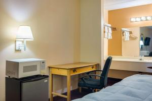 Postel nebo postele na pokoji v ubytování Motel 6-Macon, GA