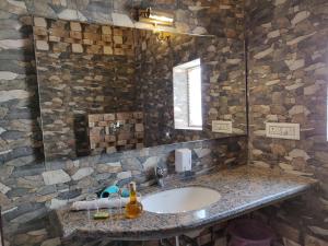 Koupelna v ubytování Shahi Guest House