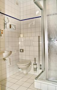 Phòng tắm tại Hotel Restaurant Moselblick