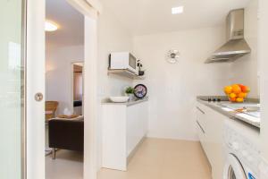 Una cocina o zona de cocina en Apartamento PINE BEACH Alcudia