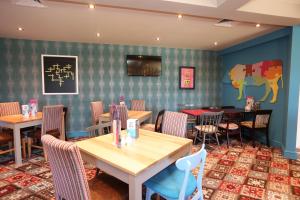 Reštaurácia alebo iné gastronomické zariadenie v ubytovaní Tulip Queen, Spalding by Marston's Inns