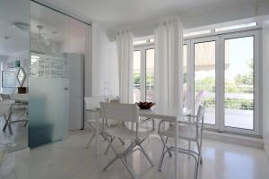 Fotografie z fotogalerie ubytování Sea View Dreamy Penthouse in Vouliagmeni v Aténách