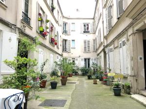 パリにあるMontmartre Del Sarte Cosy CityCosyのギャラリーの写真