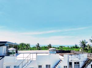 a view from the roof of a building at 都蘭朋友家 Dulan Friends Hostel in Donghe